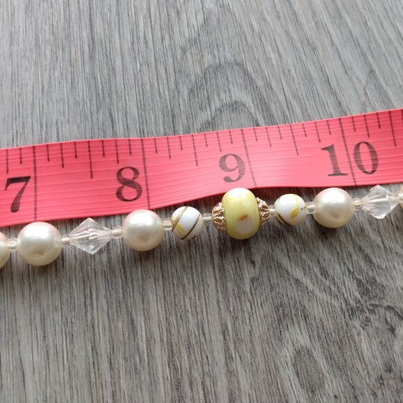 Vintage Faux Pearl Yellow Beaded Necklace Double Strands Rockabilly Retro Glam - Picture 10 of 11
